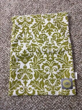 Itzy Ritzy Green and White Damask Pouch